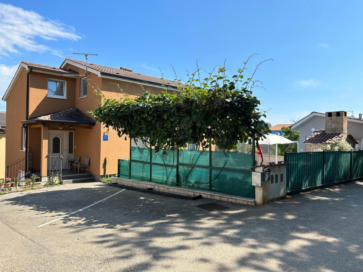 Apartments Pranjic With Pool Nova Vas  Exterior photo